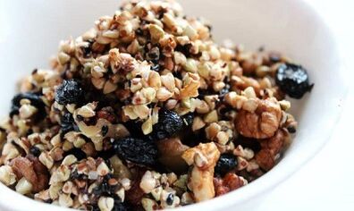 trigo sarraceno com frutas secas para perder peso