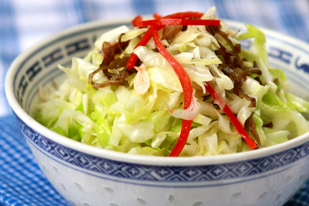 Salada de repolho é uma das opções de pratos do cardápio dietético “Favorito”